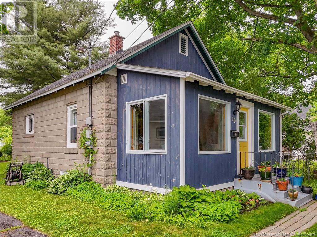 10 Victory Avenue, Fredericton, New Brunswick  E3A 3V5 - Photo 2 - NB121476