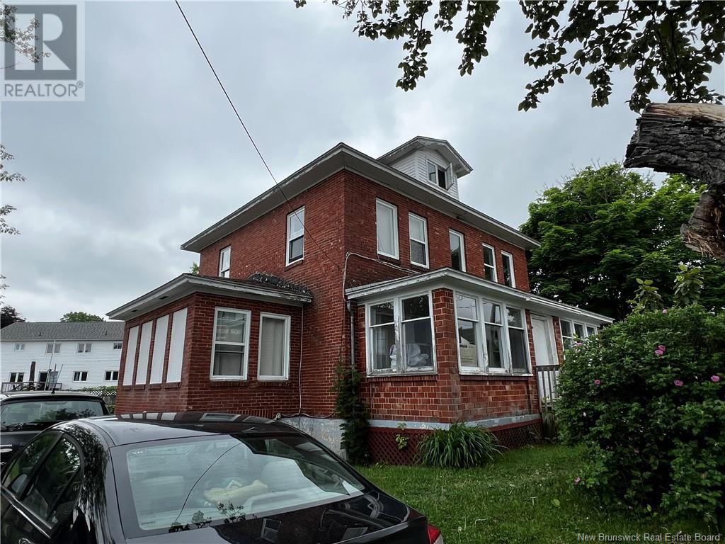 555 Duke, Bathurst, New Brunswick  E2A 2X6 - Photo 2 - NB122181