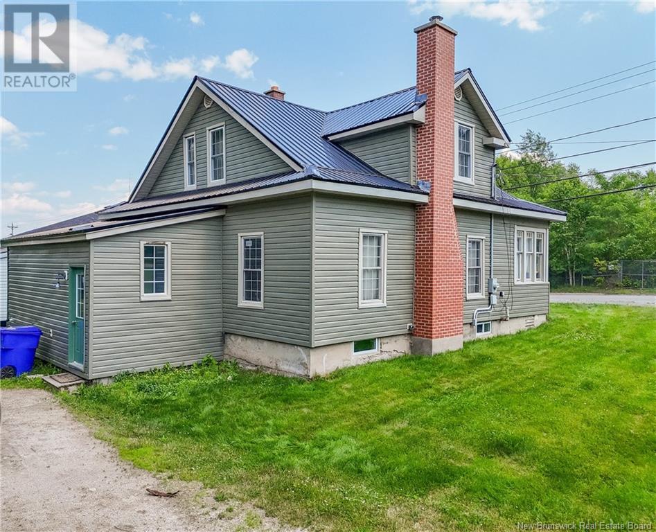 61 Saunders Road, Mcadam, New Brunswick  E6J 1L4 - Photo 2 - NB122276