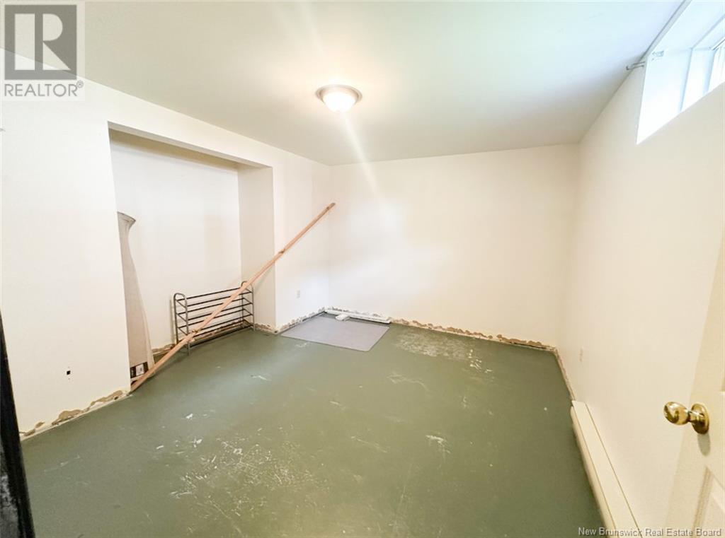 46 Peter Street, Sussex, New Brunswick  E4E 2J6 - Photo 28 - NB121136
