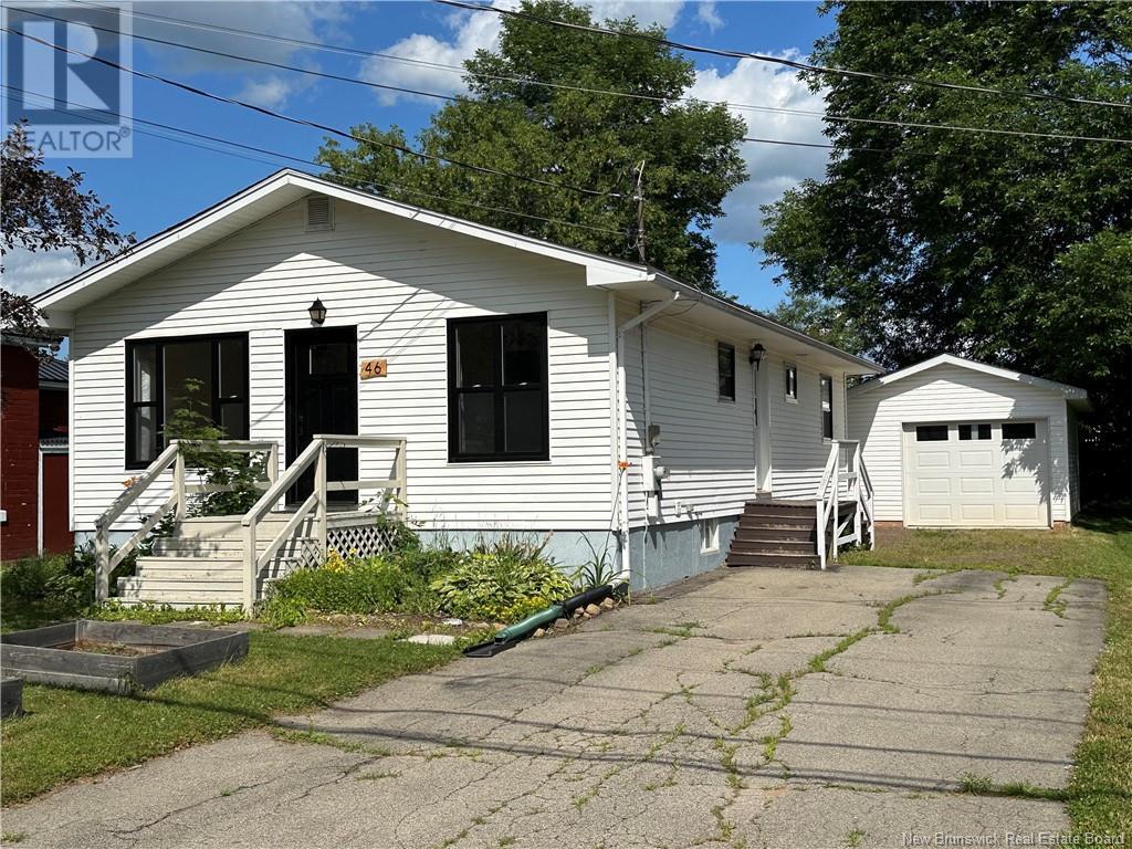 46 Peter Street, Sussex, New Brunswick  E4E 2J6 - Photo 3 - NB121136