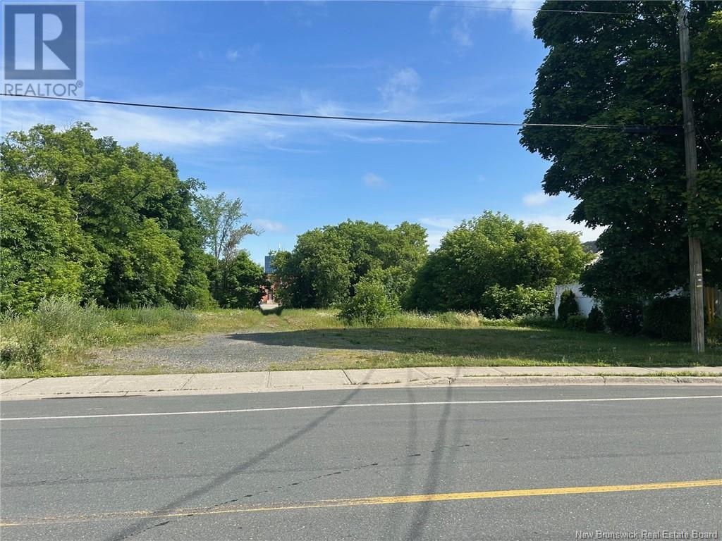 283-289 St Andrew Street, Bathurst, New Brunswick  E2A 3Y6 - Photo 2 - NB122303