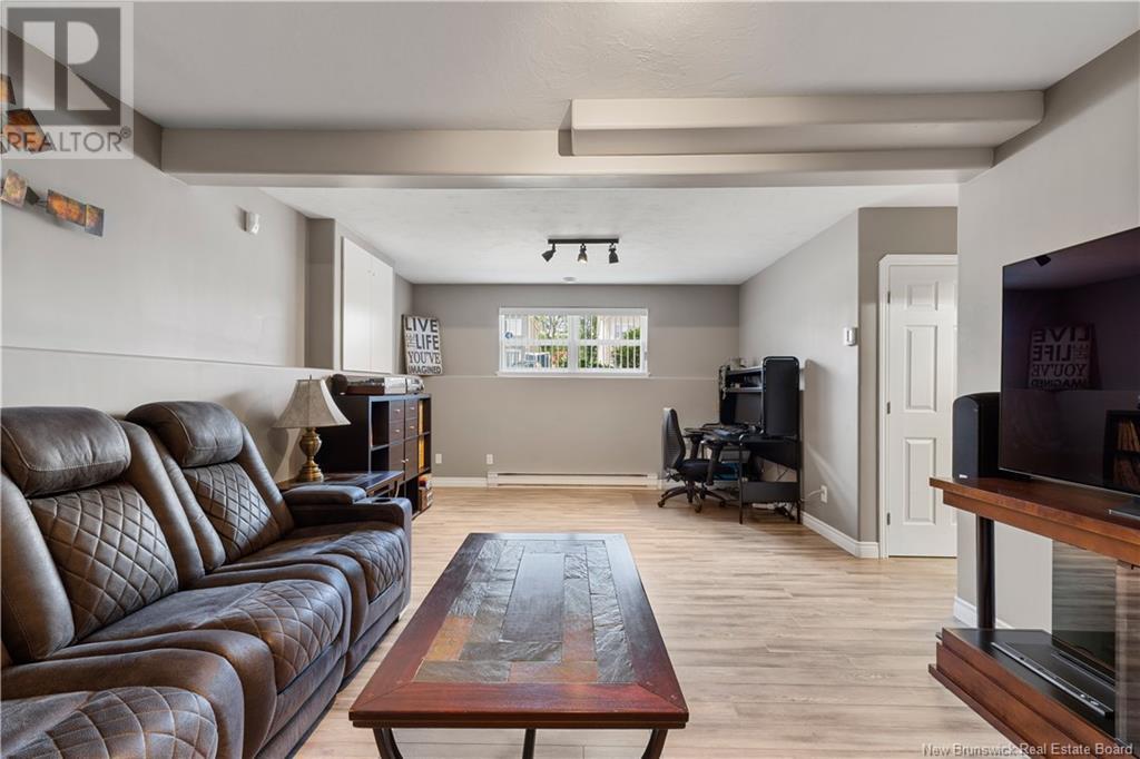 268 Highlandview, Moncton, New Brunswick  E1A 2L3 - Photo 33 - NB121942