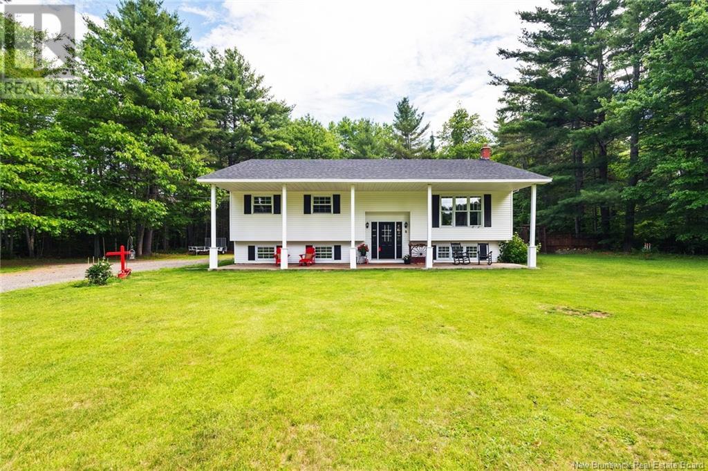 8 Moore Crescent, Hoyt, New Brunswick  E5L 2J8 - Photo 1 - NB122384
