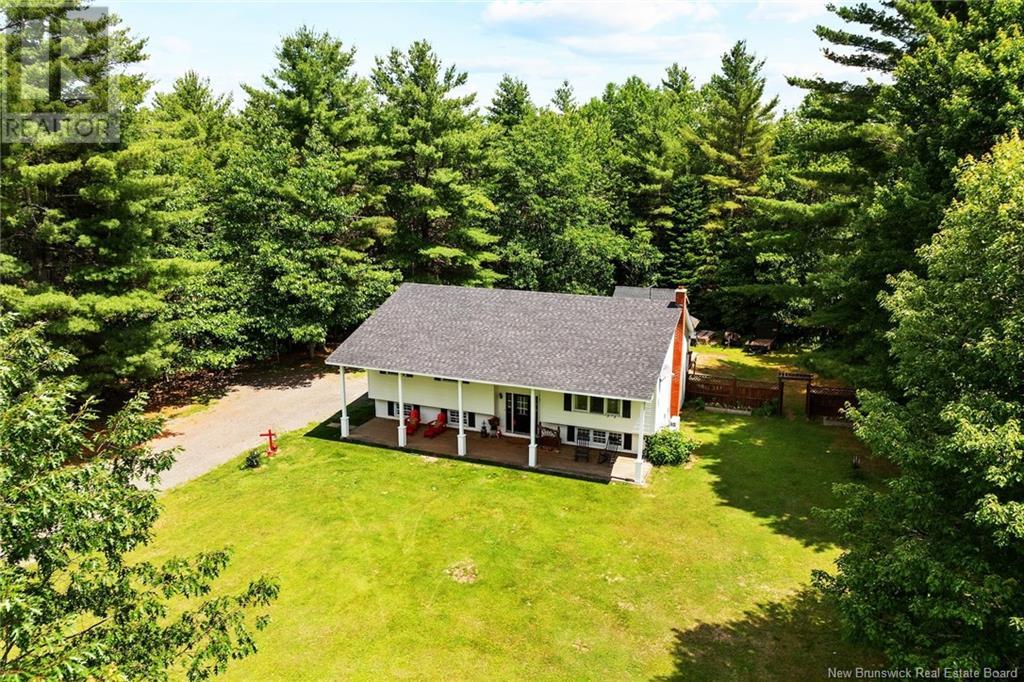 8 Moore Crescent, Hoyt, New Brunswick  E5L 2J8 - Photo 2 - NB122384