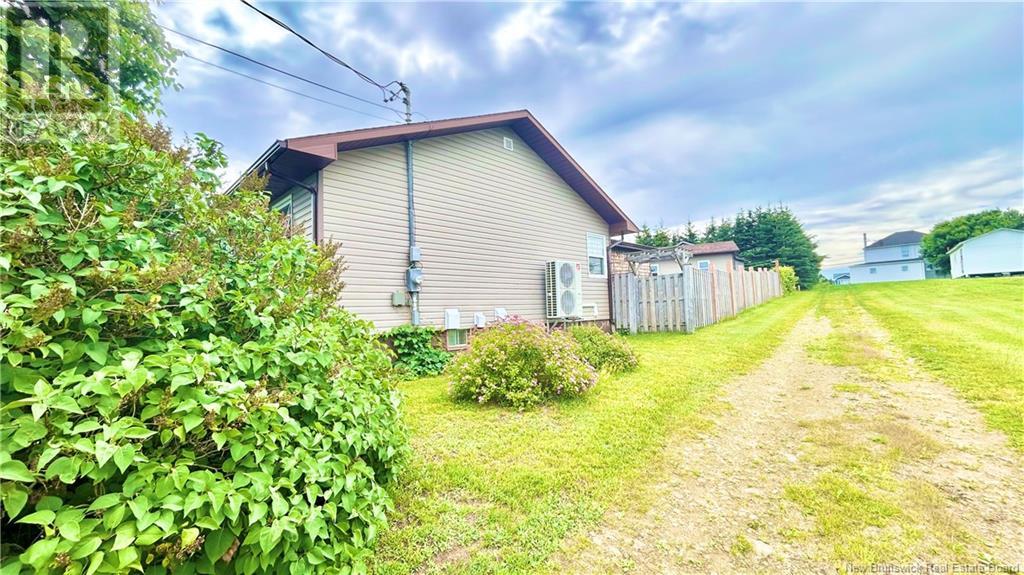 340 De L'ile Street, Caraquet, New Brunswick  E1W 1B5 - Photo 23 - NB122401