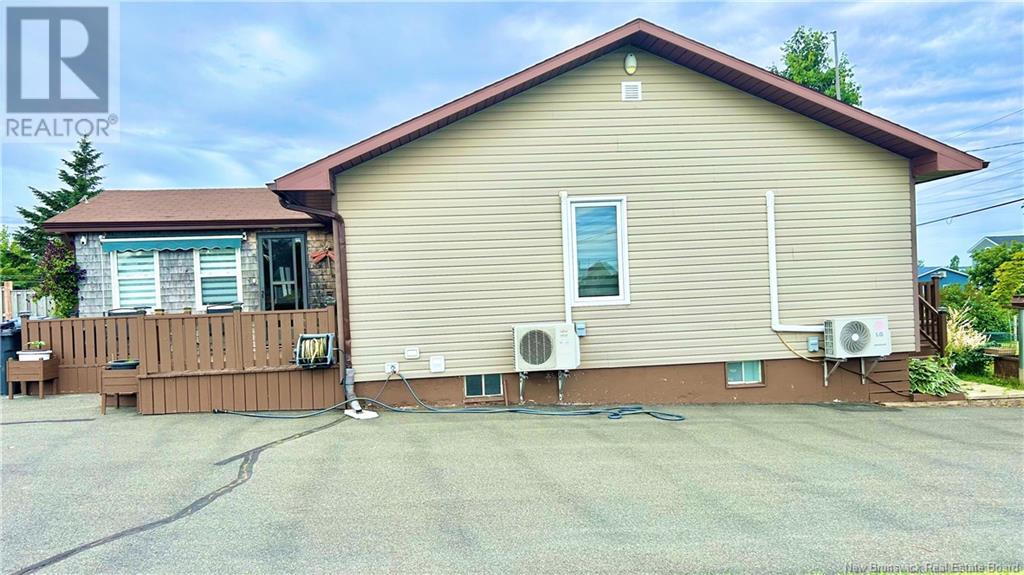 340 De L'ile Street, Caraquet, New Brunswick  E1W 1B5 - Photo 25 - NB122401