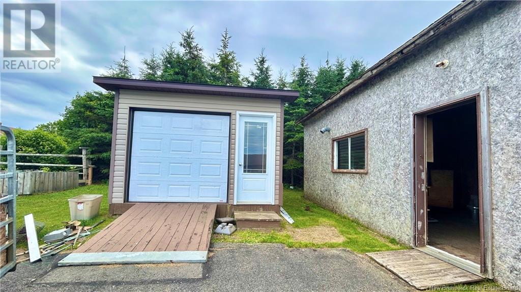 340 De L'ile Street, Caraquet, New Brunswick  E1W 1B5 - Photo 31 - NB122401