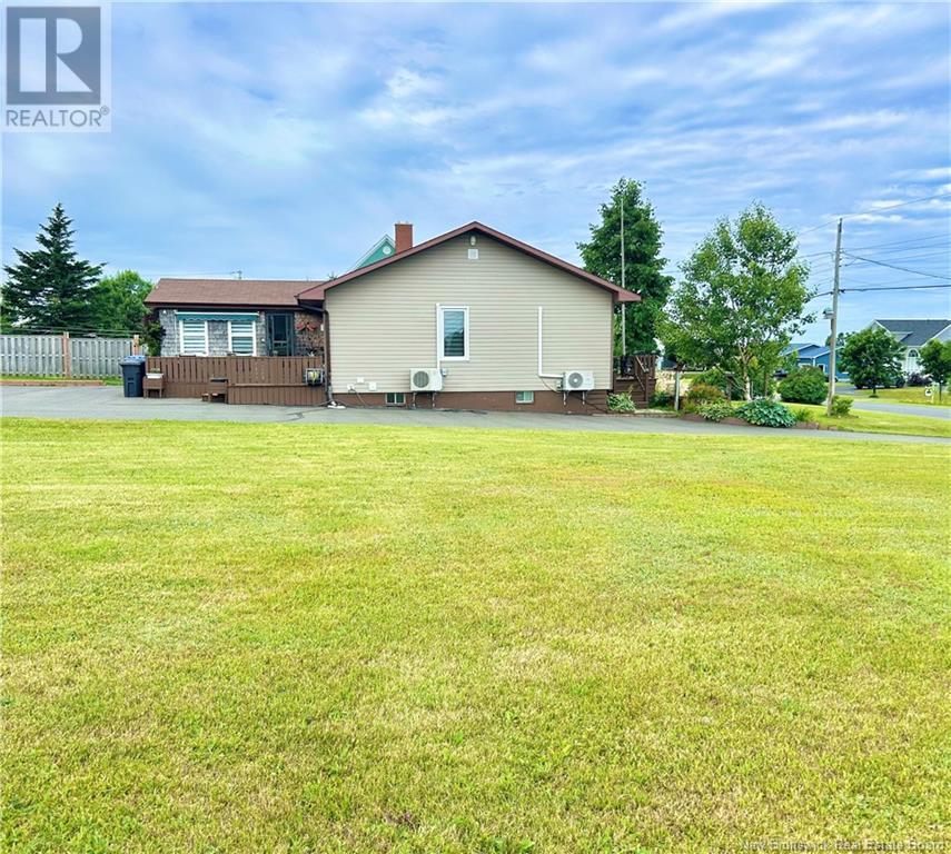 340 De L'ile Street, Caraquet, New Brunswick  E1W 1B5 - Photo 33 - NB122401