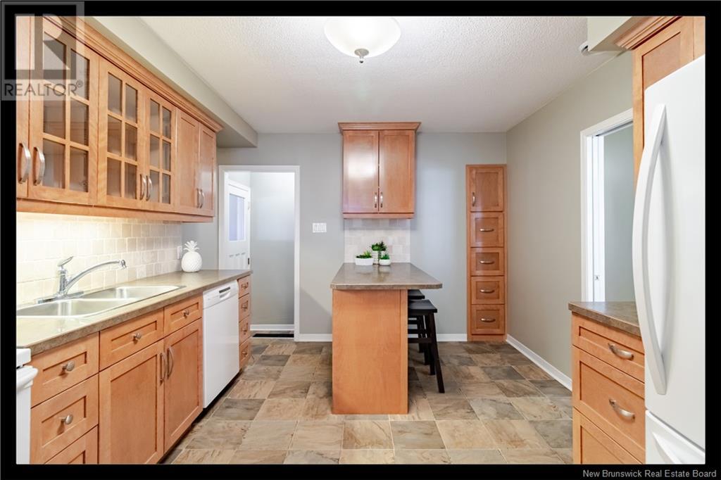 306 Willingdon Street, Fredericton, New Brunswick  E3B 3A5 - Photo 7 - NB122072