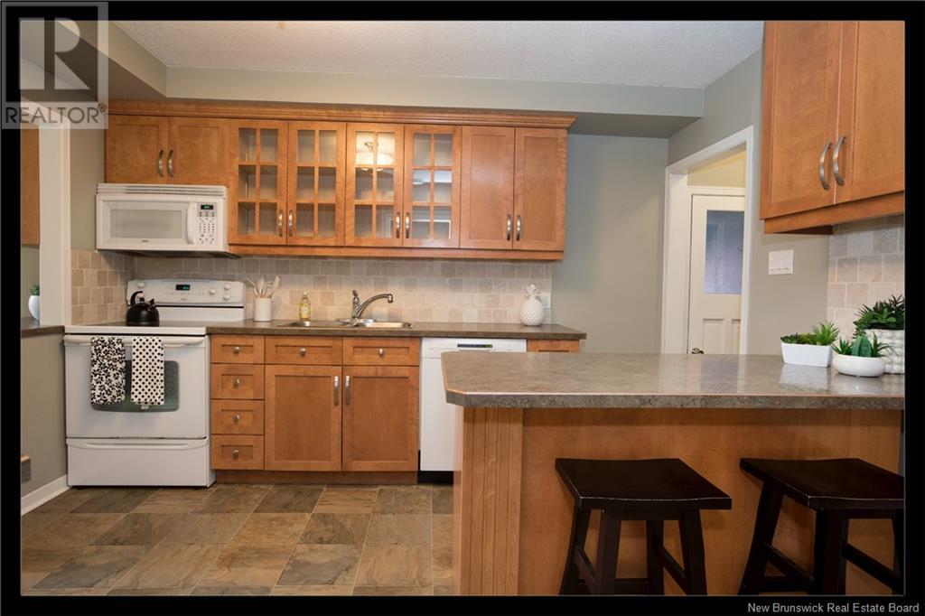 306 Willingdon Street, Fredericton, New Brunswick  E3B 3A5 - Photo 9 - NB122072