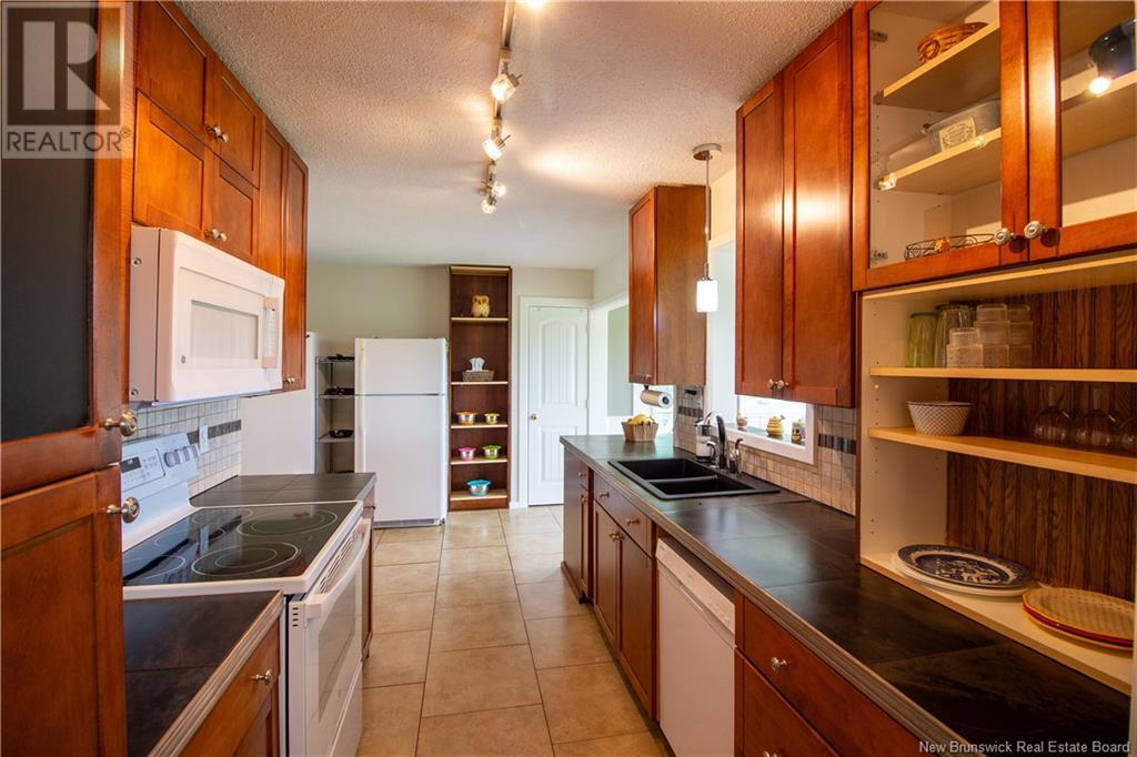 376 Kennebecasis River Road, Hampton, New Brunswick  E5N 6P3 - Photo 21 - NB122440