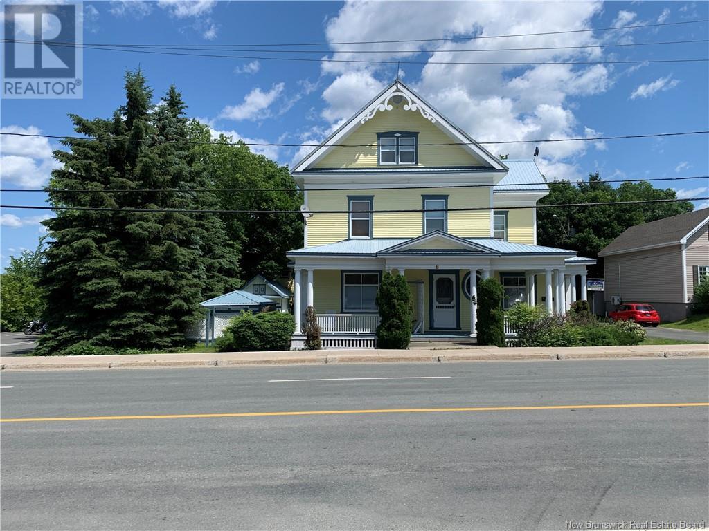 20 Sugarloaf, Campbellton, New Brunswick  E3N 3B1 - Photo 2 - NB122313