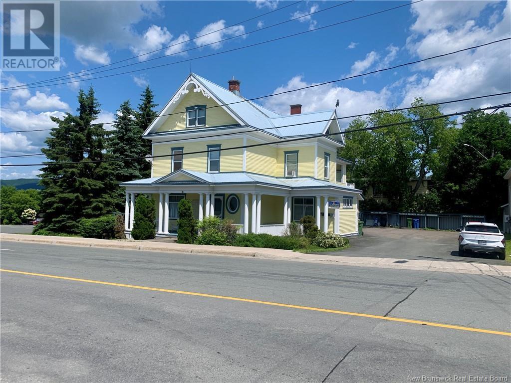 20 Sugarloaf, Campbellton, New Brunswick  E3N 3B1 - Photo 4 - NB122313