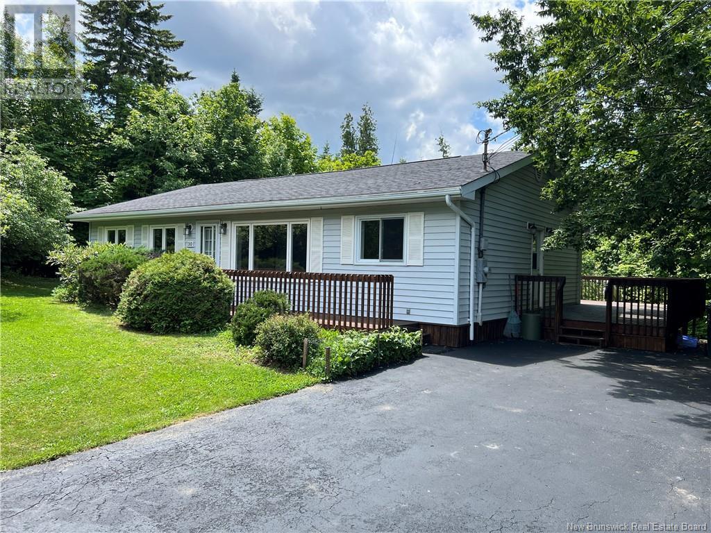 30 Amberdale Drive, Rothesay, New Brunswick  E2E 3P4 - Photo 2 - NB122062