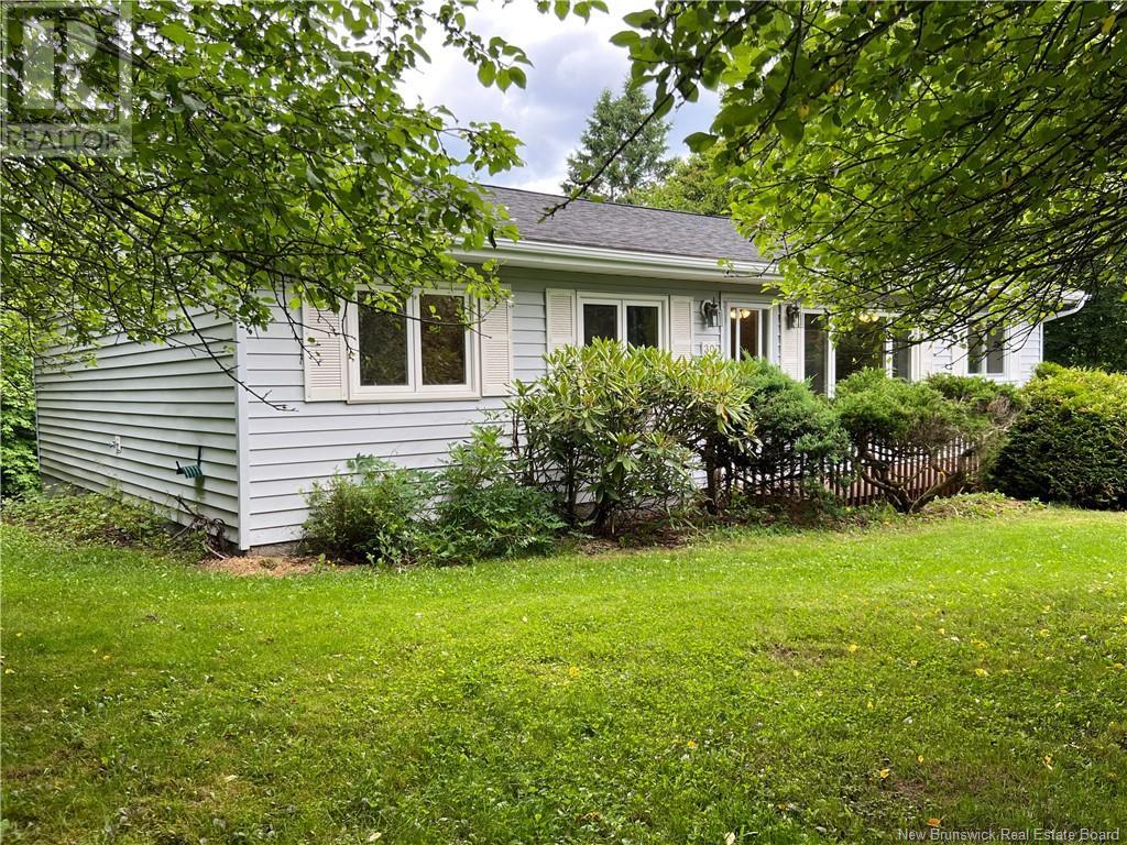 30 Amberdale Drive, Rothesay, New Brunswick  E2E 3P4 - Photo 7 - NB122062