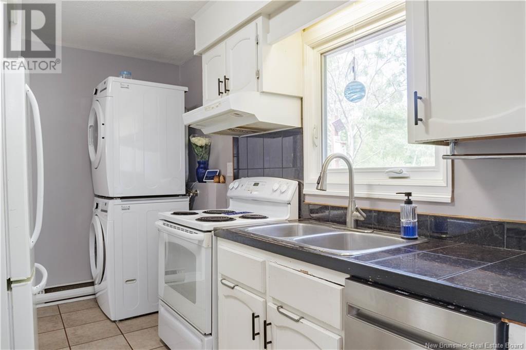 661 Riverside Drive, Fredericton, New Brunswick  E3A 8L2 - Photo 4 - NB122528