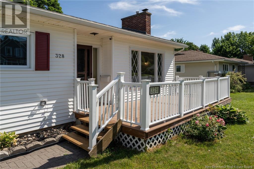 328 Macdonald Avenue, Oromocto, New Brunswick  E2V 1A7 - Photo 3 - NB122523