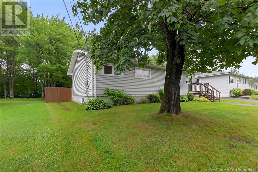 11 Roseberry Street, Riverview, New Brunswick  E1B 2Z2 - Photo 2 - NB122556