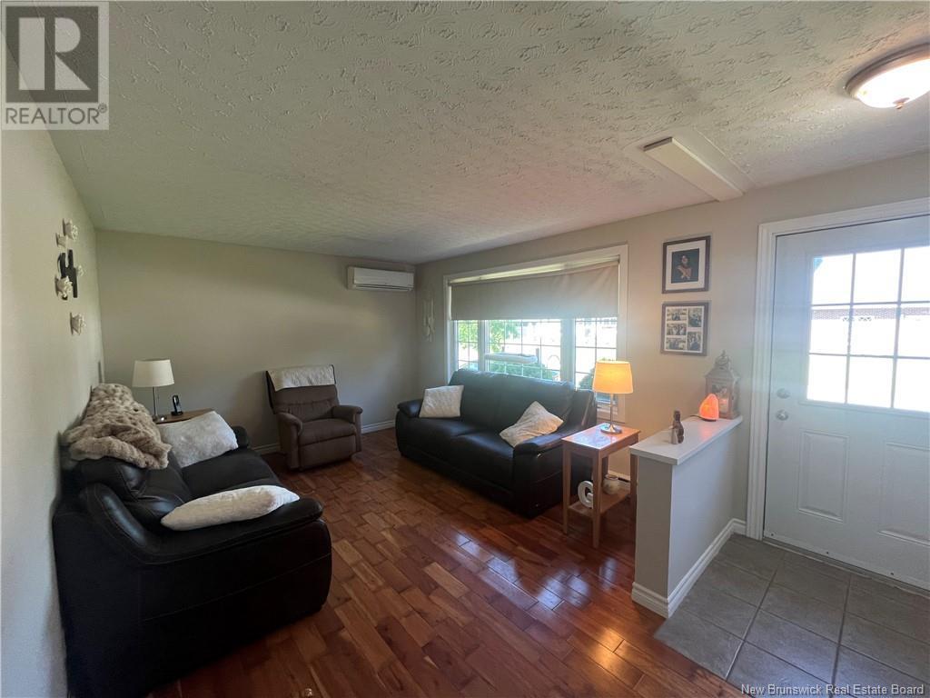 503 Macmillan Street, Miramichi, New Brunswick  E1V 3R8 - Photo 3 - NB122403