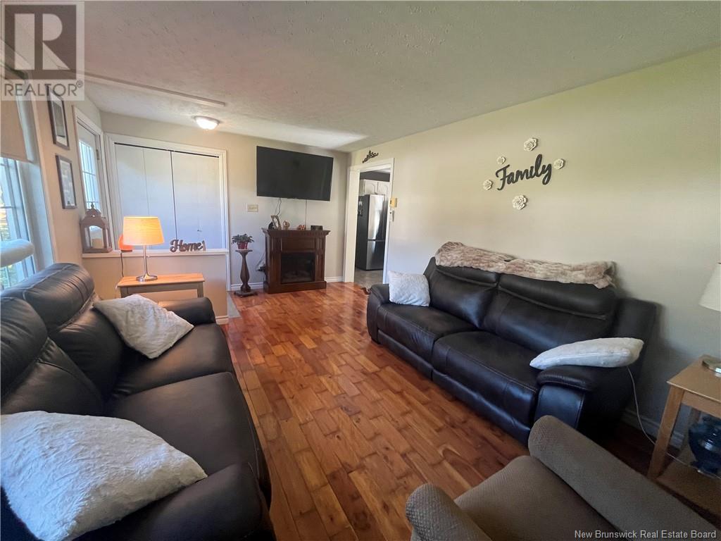 503 Macmillan Street, Miramichi, New Brunswick  E1V 3R8 - Photo 4 - NB122403