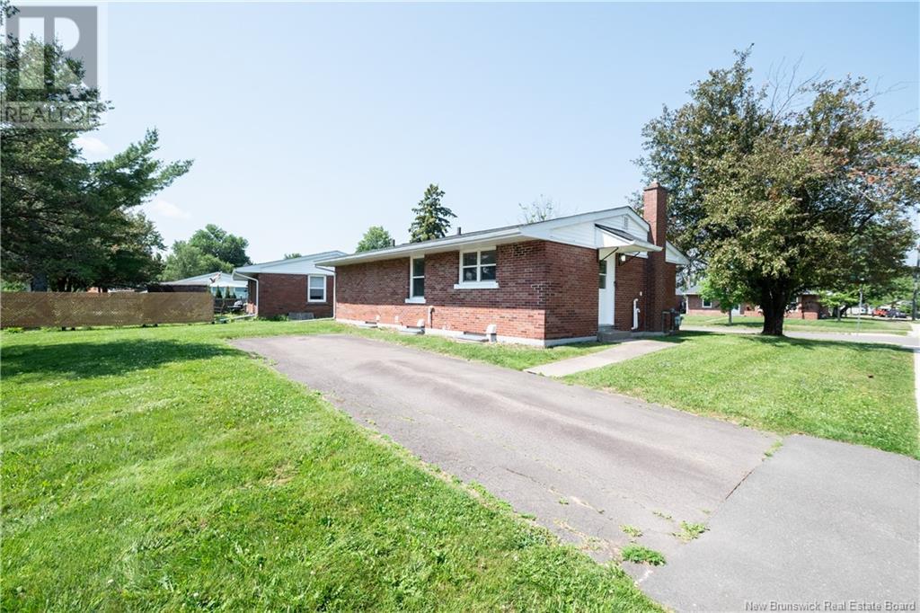 2 Beaton Avenue, Moncton, New Brunswick  E1E 1S6 - Photo 31 - NB122381