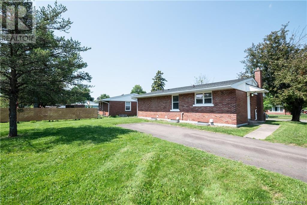 2 Beaton Avenue, Moncton, New Brunswick  E1E 1S6 - Photo 32 - NB122381