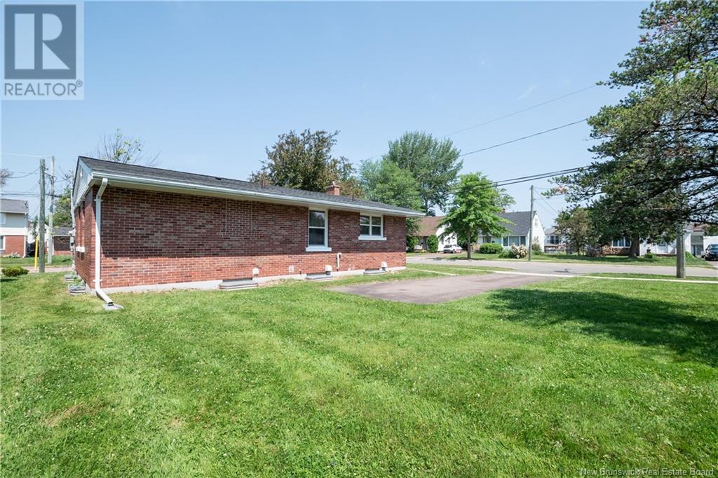 2 Beaton Avenue, Moncton, New Brunswick  E1E 1S6 - Photo 33 - NB122381