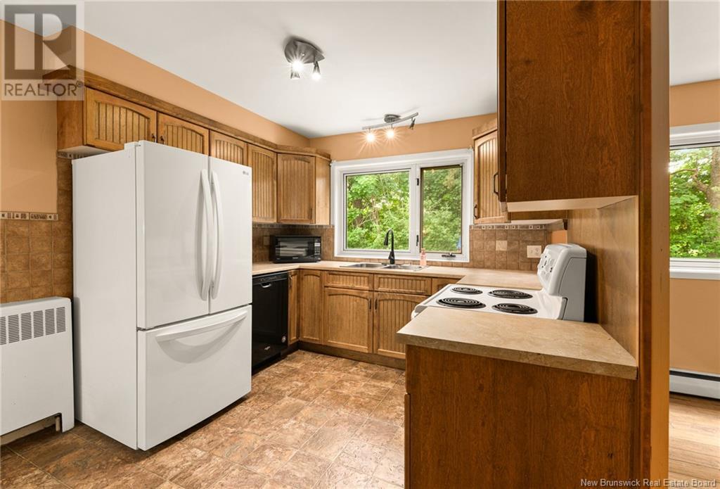 42 Milroth, Moncton, New Brunswick  E1A 4L1 - Photo 6 - NB122458