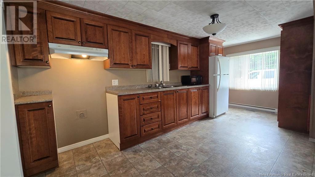 26 Sunset Drive, Campbellton, New Brunswick  E3N 1S8 - Photo 3 - NB122602