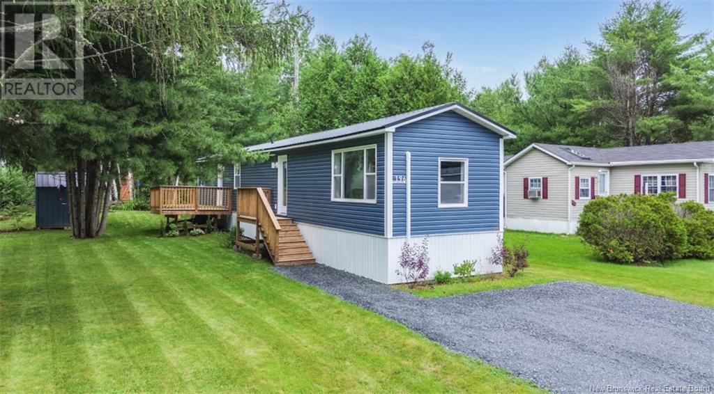 196 Hedgeview Drive, Fredericton, New Brunswick  E3B 6S4 - Photo 3 - NB122417