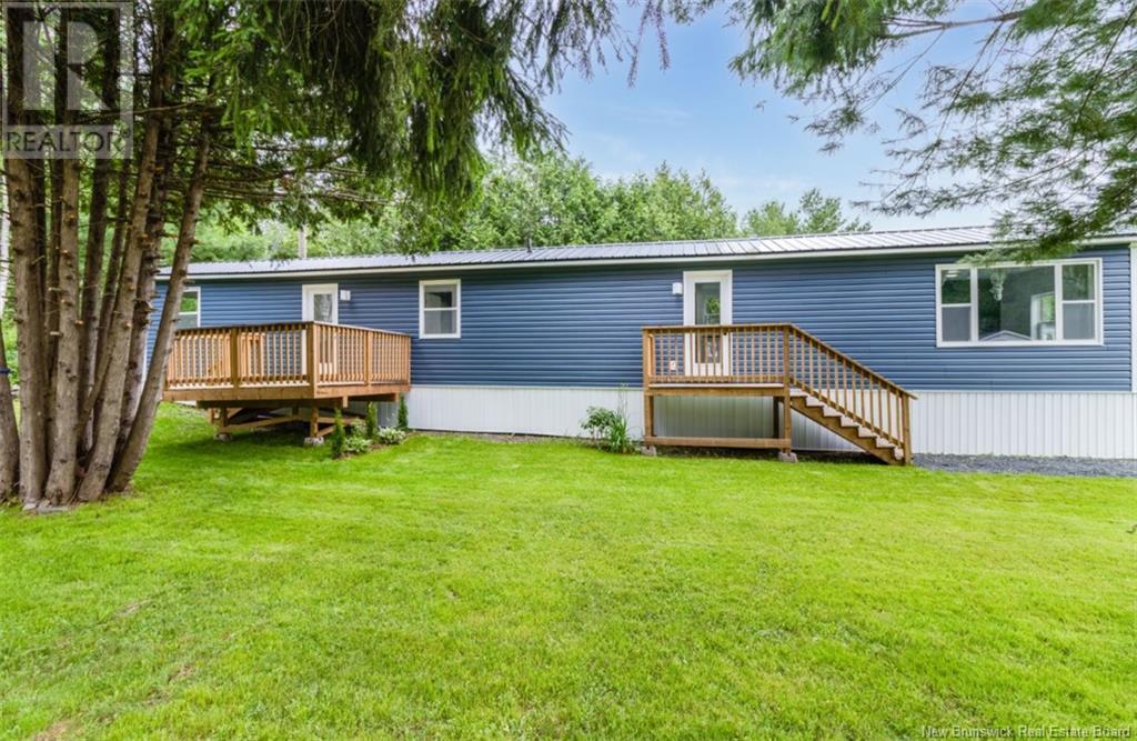 196 Hedgeview Drive, Fredericton, New Brunswick  E3B 6S4 - Photo 4 - NB122417
