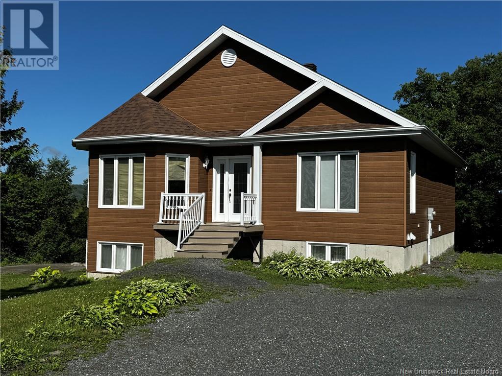 86 Des Ormes Avenue, Edmundston, New Brunswick  E3V 4J9 - Photo 3 - NB122660