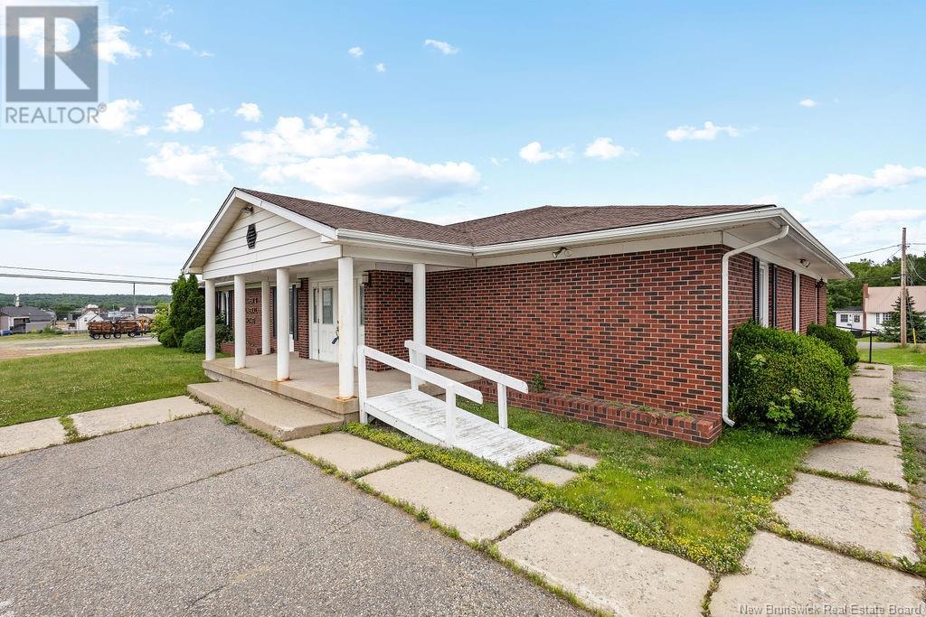 35 University Avenue, Miramichi, New Brunswick  E1N 3A8 - Photo 4 - NB121916