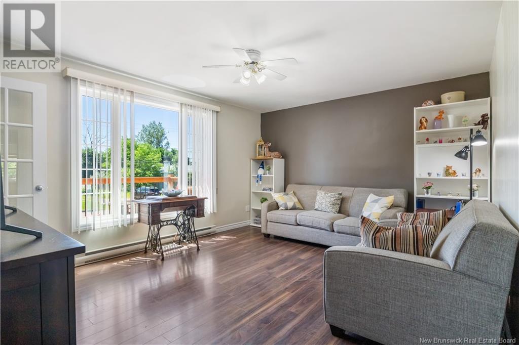 15 Highlandview, Moncton, New Brunswick  E1A 2K9 - Photo 3 - NB122587