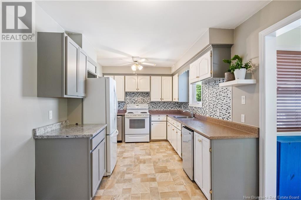 15 Highlandview, Moncton, New Brunswick  E1A 2K9 - Photo 7 - NB122587