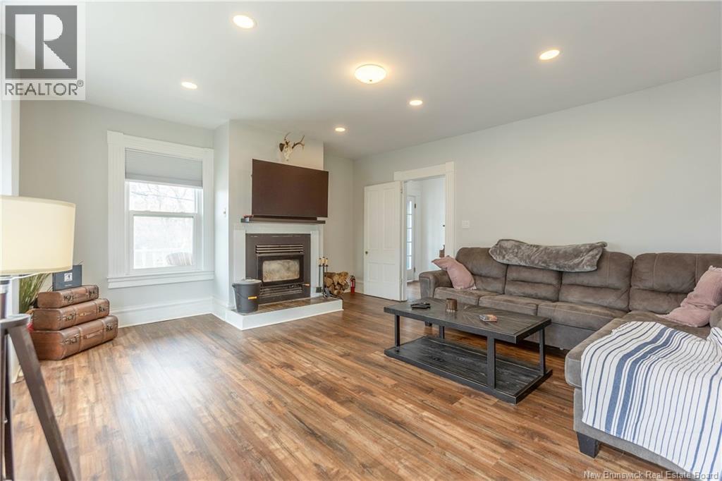 11 Squire Street, Sackville, New Brunswick  E4L 4K8 - Photo 11 - NB122635