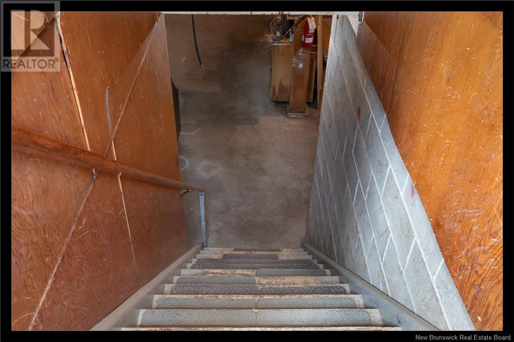 569 Woodstock Road, Fredericton, New Brunswick  E3B 2J2 - Photo 34 - NB122429