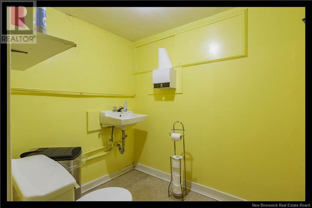 569 Woodstock Road, Fredericton, New Brunswick  E3B 2J2 - Photo 37 - NB122429