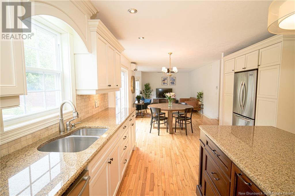 20 Bliss Carman Drive, Fredericton, New Brunswick  E3B 9P4 - Photo 7 - NB122704