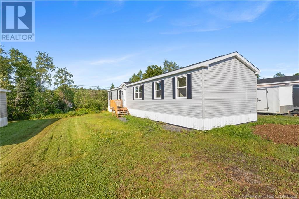37 Elmdale Crescent, Hanwell, New Brunswick  E3B 6P9 - Photo 2 - NB122733