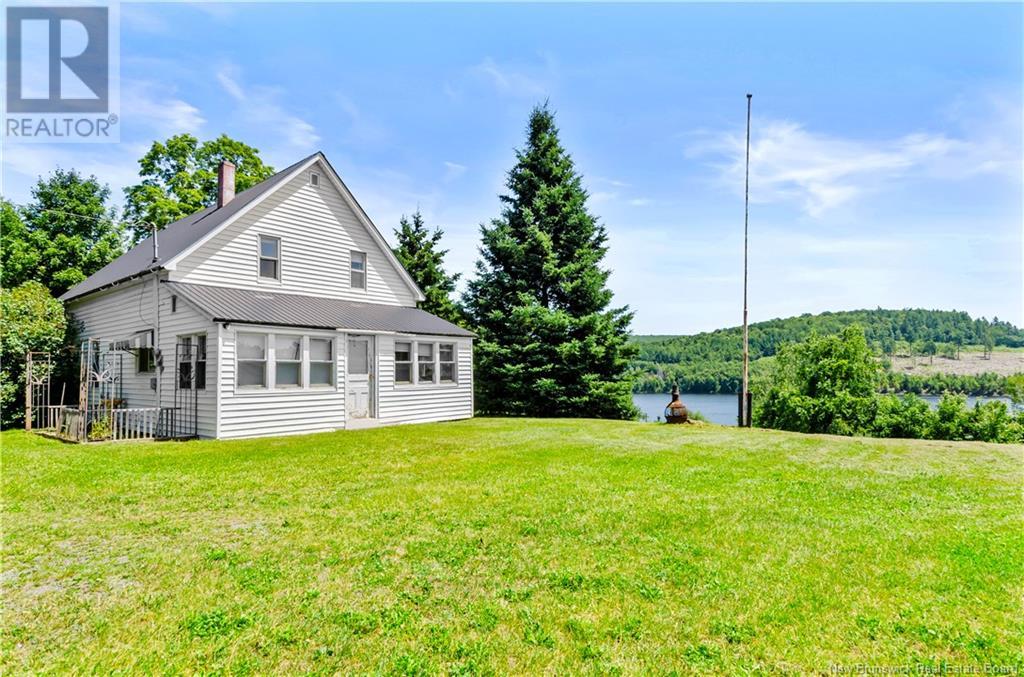 676 Otis Drive, Nackawic, New Brunswick  E6G 1H1 - Photo 1 - NB122738