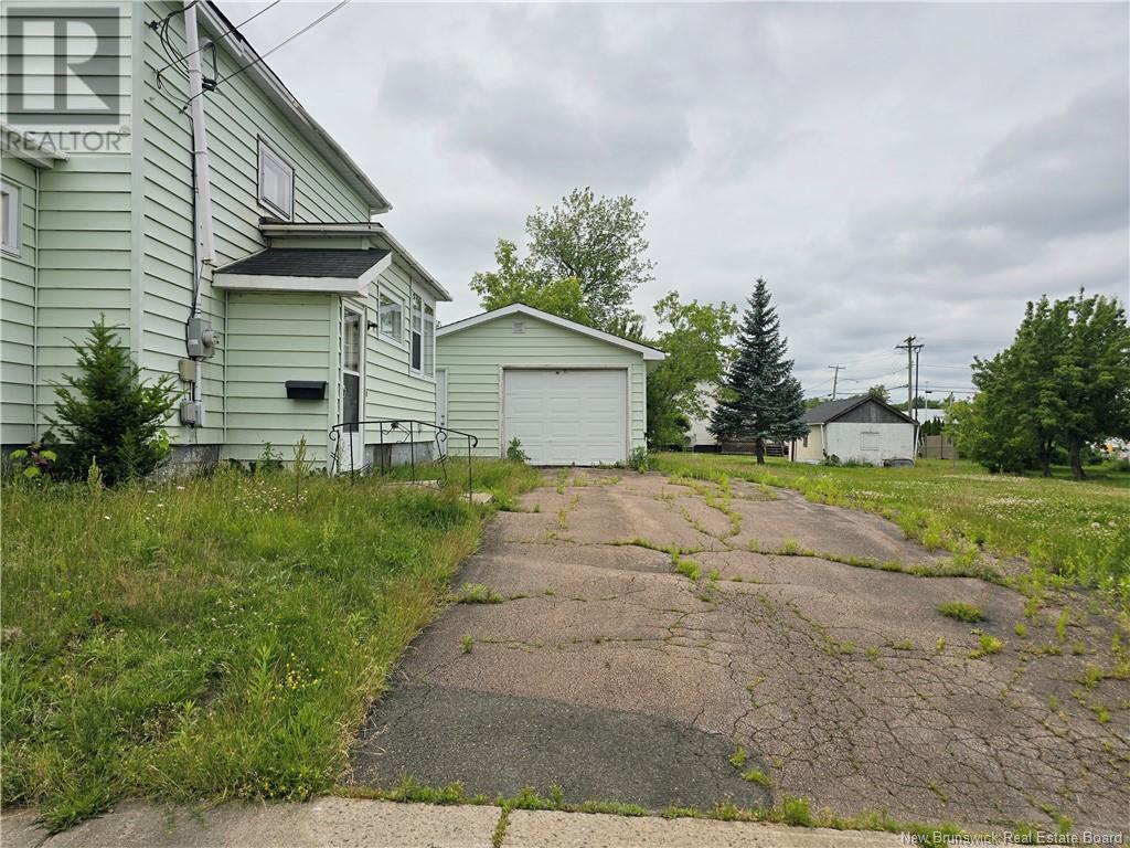 200 Waverley Avenue, Moncton, New Brunswick  E1C 7V4 - Photo 2 - NB122713
