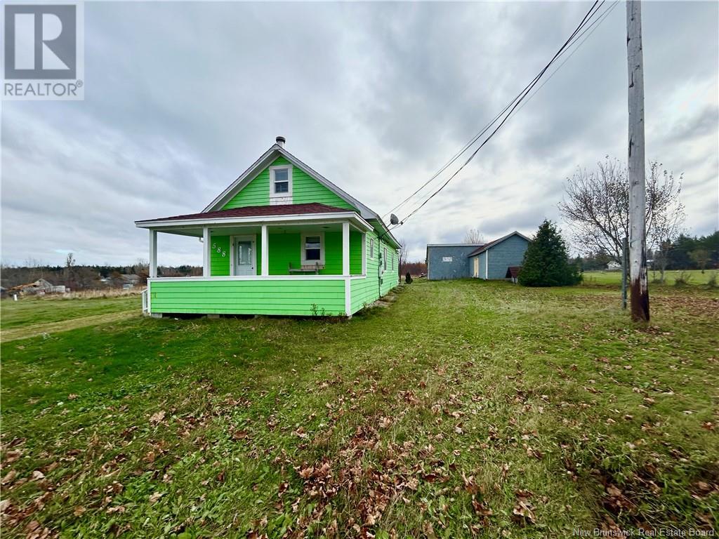 588 Ste-Anne Street, Caraquet, New Brunswick  E1W 1A2 - Photo 2 - NB122817