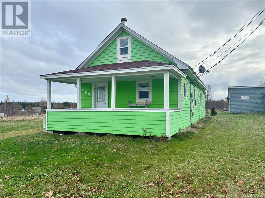 588 Ste-Anne Street, Caraquet, New Brunswick  E1W 1A2 - Photo 3 - NB122817
