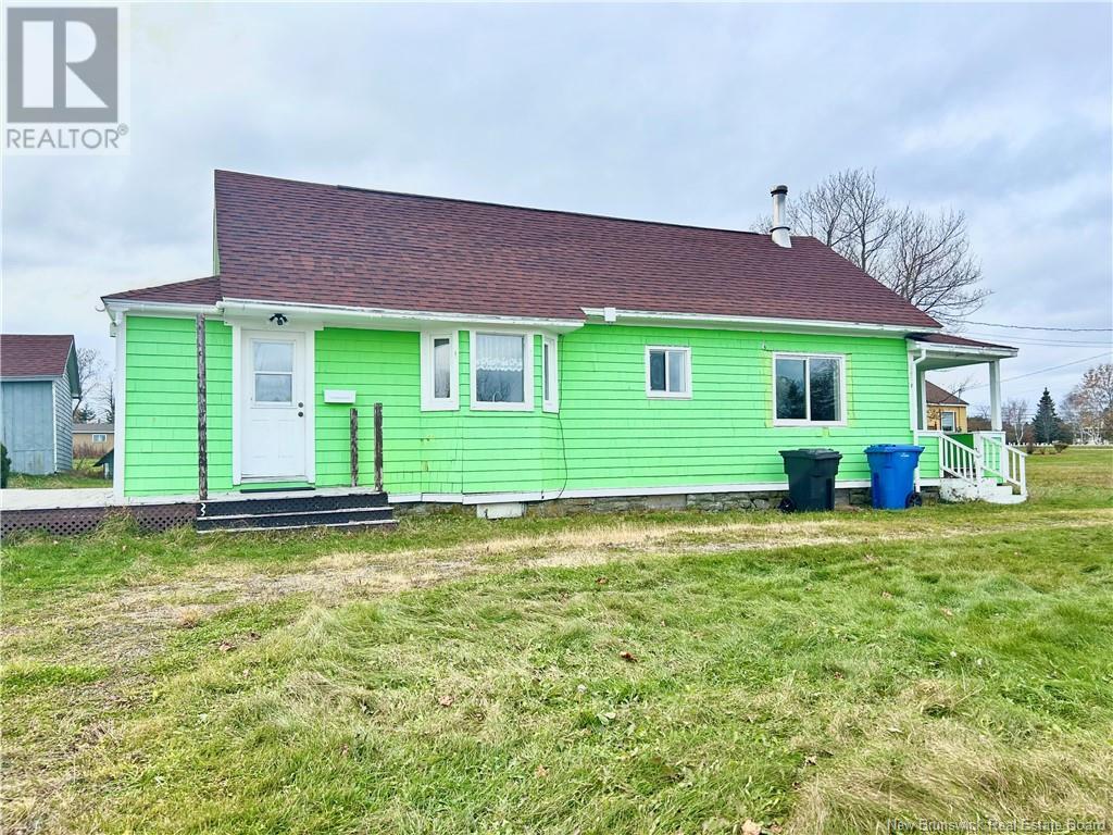 588 Ste-Anne Street, Caraquet, New Brunswick  E1W 1A2 - Photo 4 - NB122817