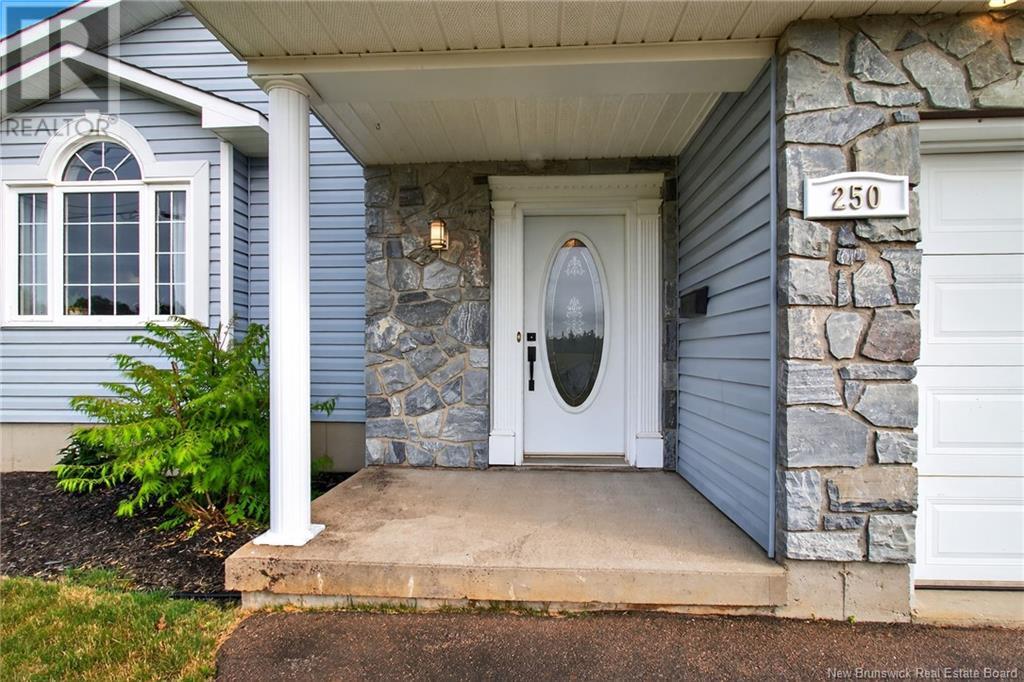 250 Henri, Memramcook, New Brunswick  E4K 2H4 - Photo 4 - NB122819