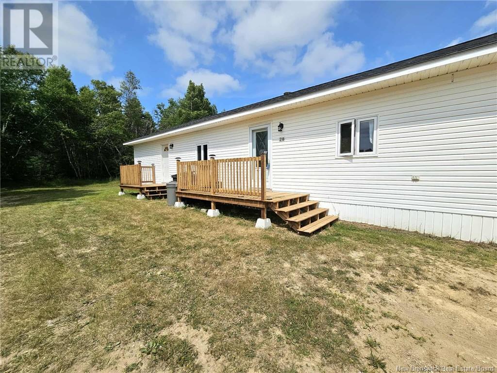 28 Edmond Road, Haut-Sheila, New Brunswick