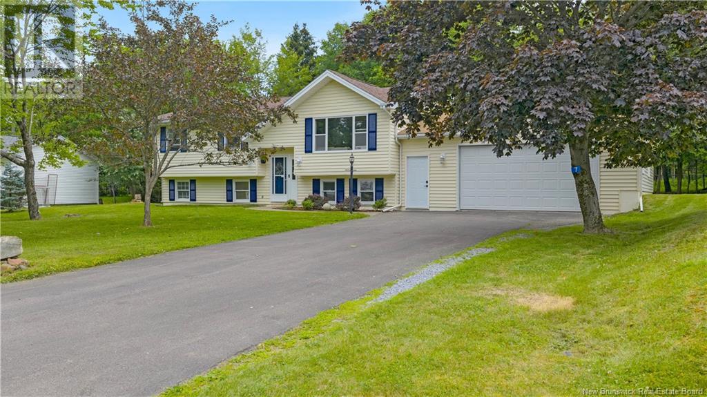7 Country Crescent, Quispamsis, New Brunswick  E2E 1T3 - Photo 2 - NB122771