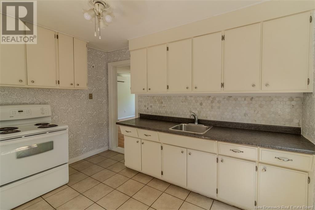361 Hampton Road, Quispamsis, New Brunswick  E2E 4T9 - Photo 3 - NB122044